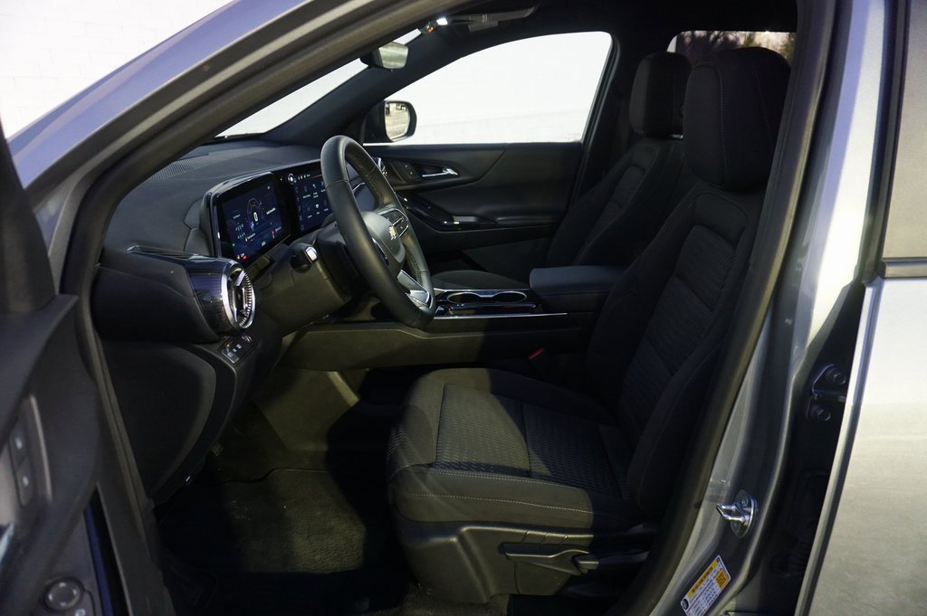 Certified 2025 Chevrolet Equinox LT w/ Safety and Technology Package image 10