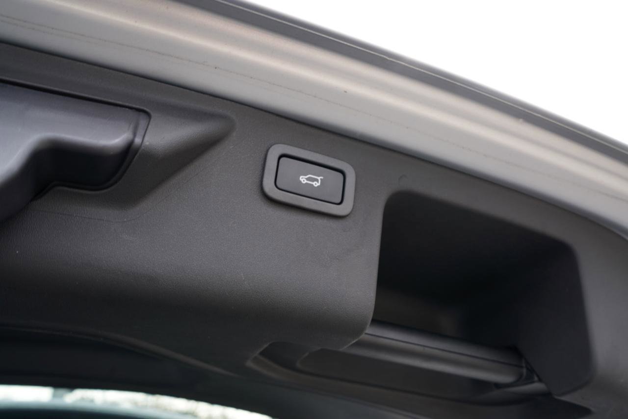 Used 2017 Land Rover Discovery Sport HSE Luxury image 59
