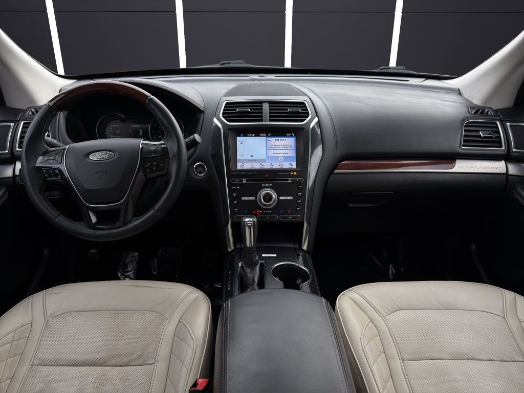 Used 2018 Ford Explorer Platinum image 13