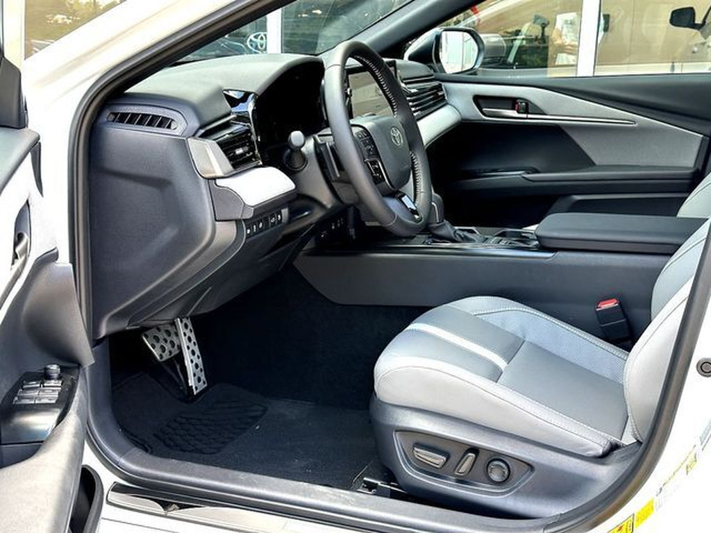 New 2026 Toyota Camry SE w/ Multimedia Upgrade Package FWD image 10
