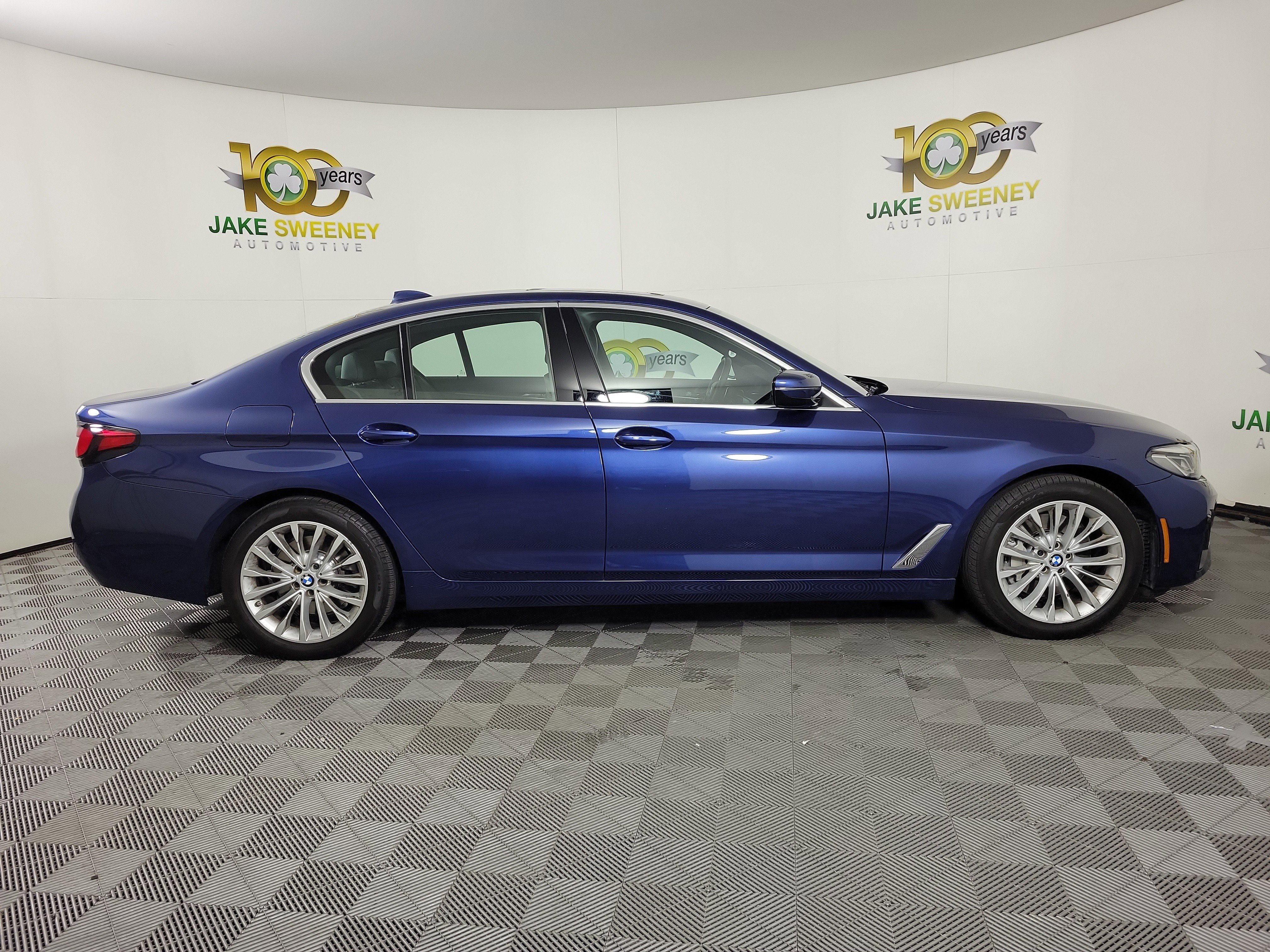Certified 2022 BMW 530i xDrive w/ Premium Package image 4