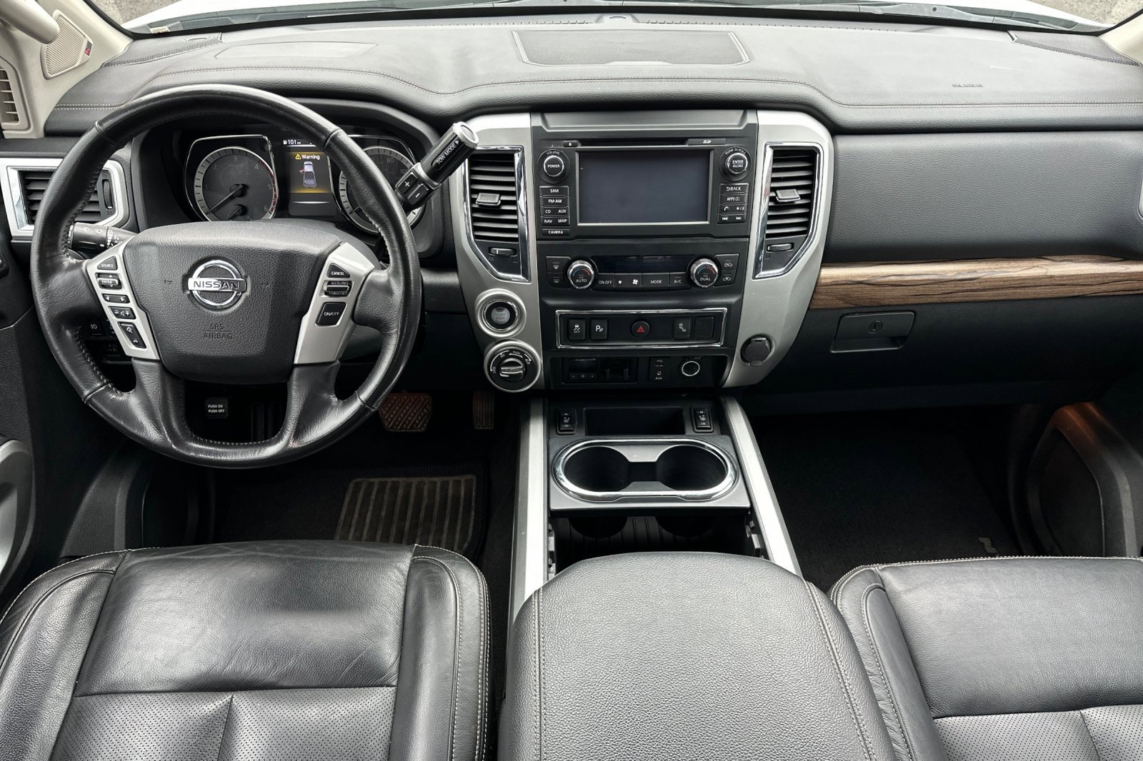 Used 2018 Nissan Titan SL w/ Chrome Package image 14