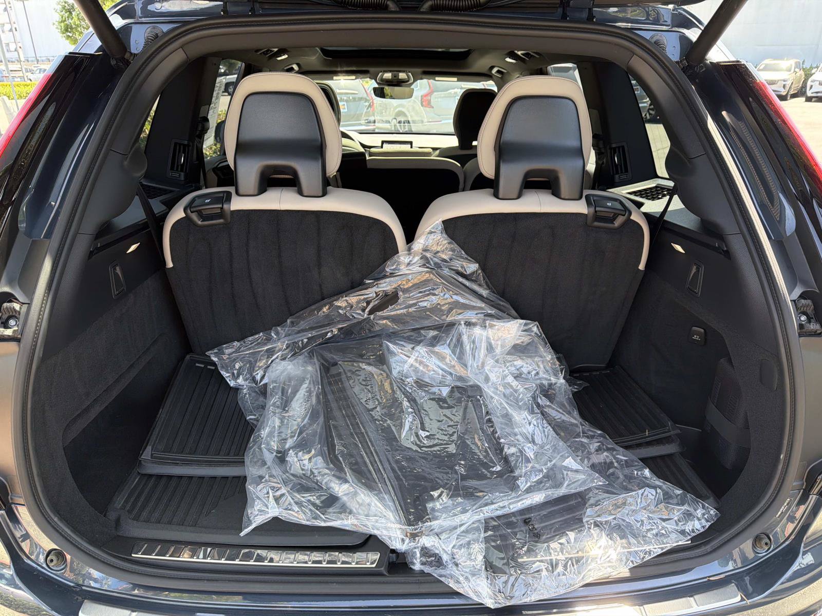 Used 2026 Volvo XC90 B6 Plus w/ Protection Package Premier AWD/4WD image 24