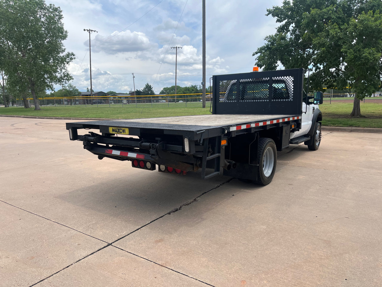 Used 2009 Ford F550 2WD Regular Cab Super Duty image 10