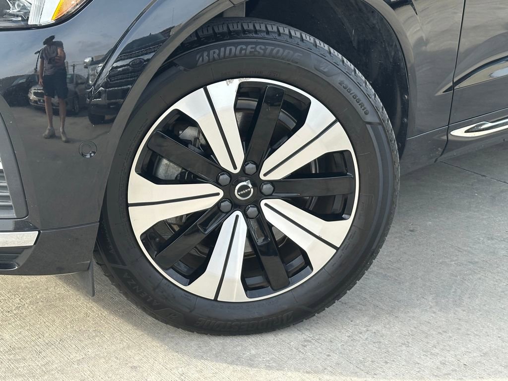 Used 2023 Volvo XC60 T8 Plus image 2
