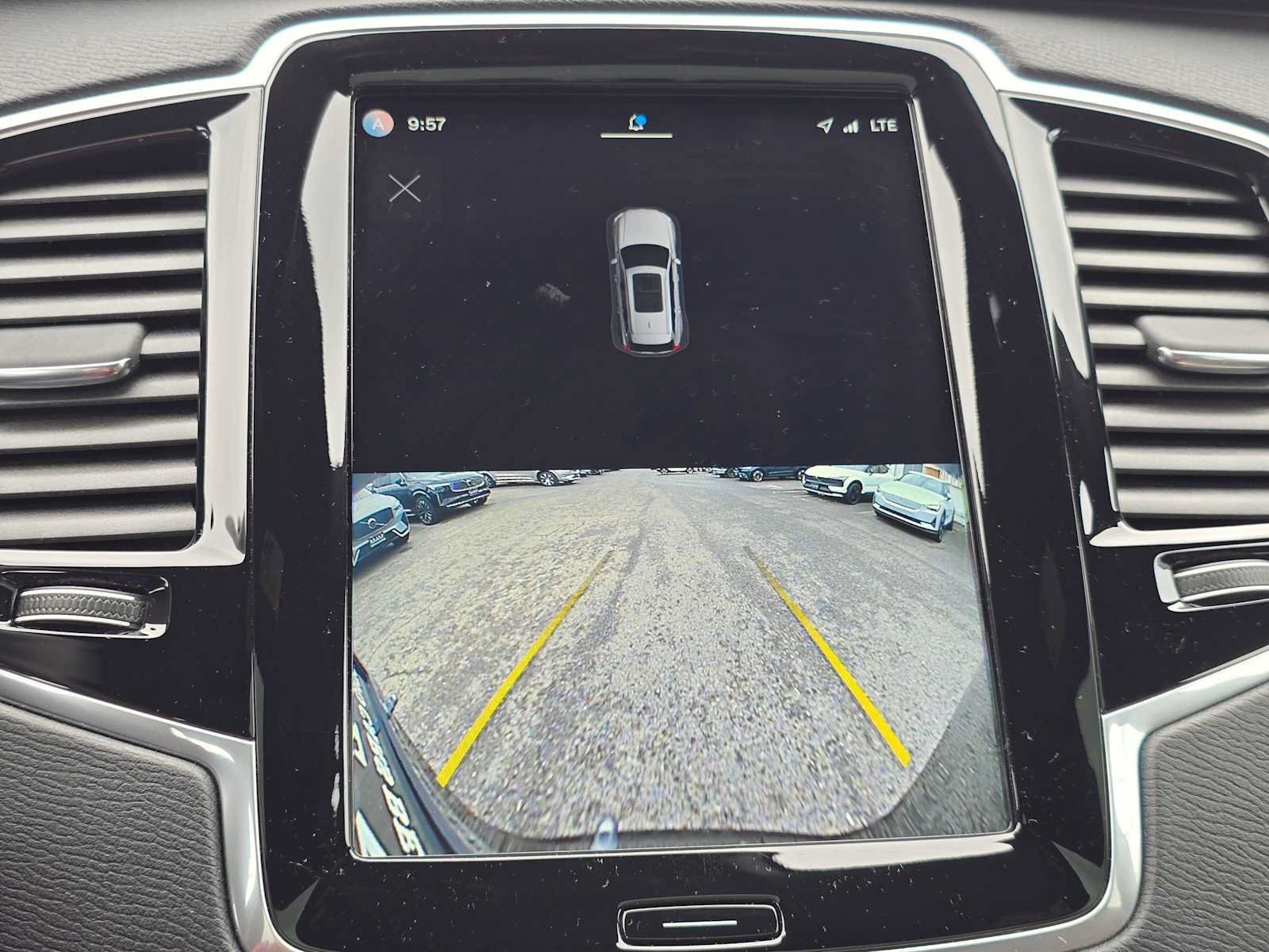 Certified 2023 Volvo XC90 T8 Plus AWD/4WD image 28