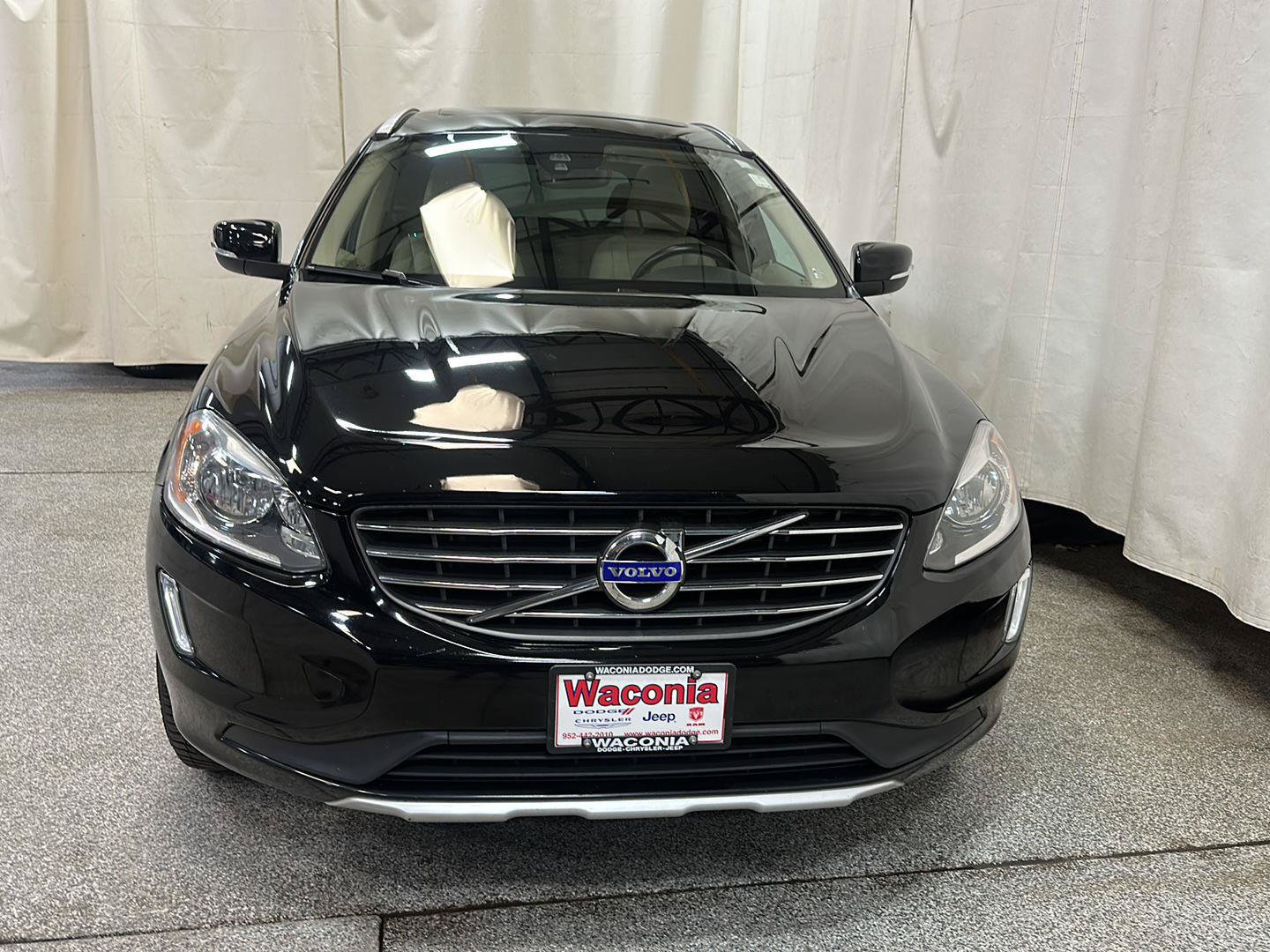 Used 2015 Volvo XC60 T6 w/ Protection Package AWD/4WD image 8