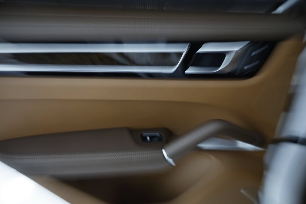 Certified 2023 Porsche Cayenne Turbo S AWD/4WD image 26