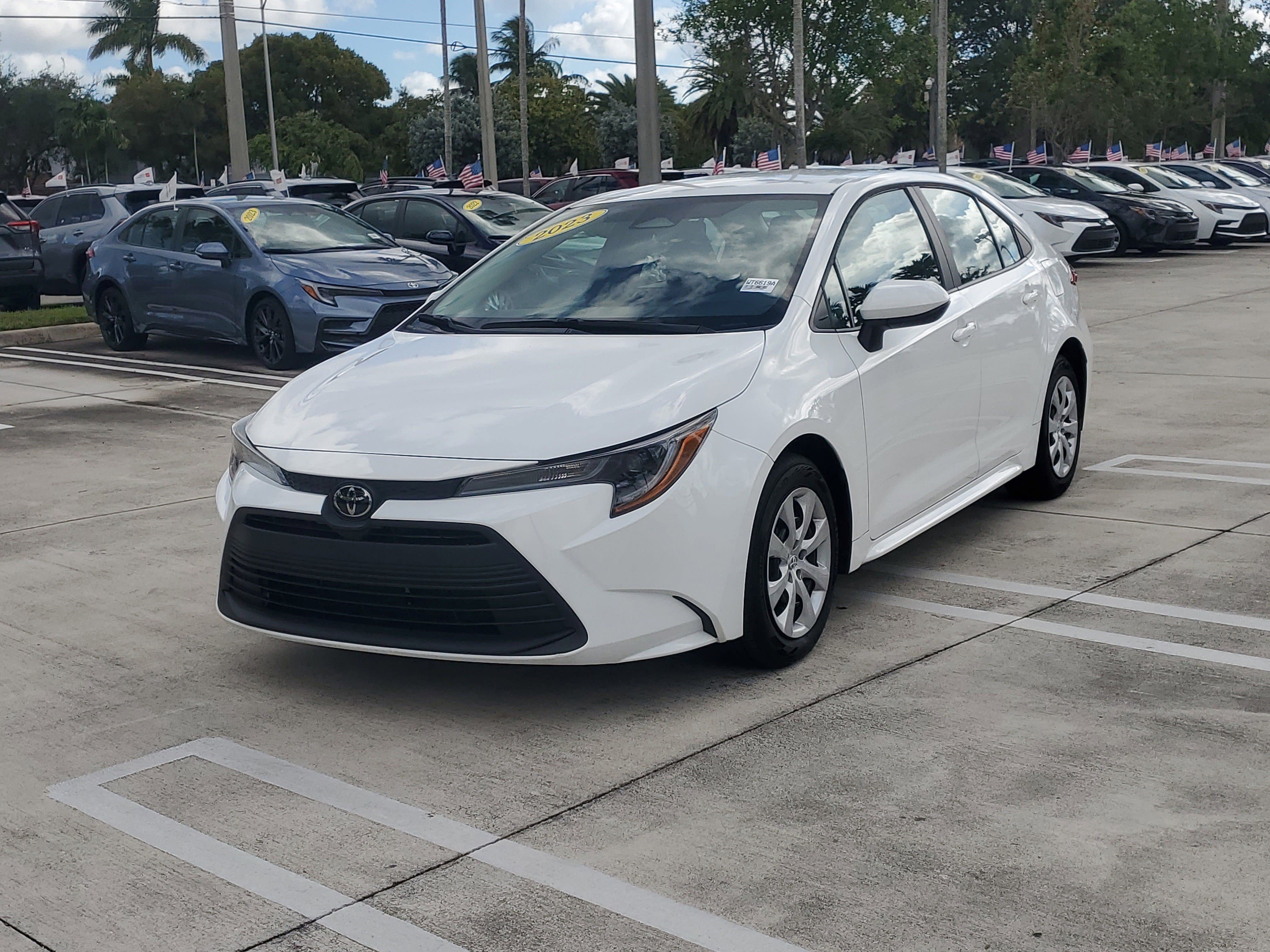 Used 2023 Toyota Corolla LE image 7