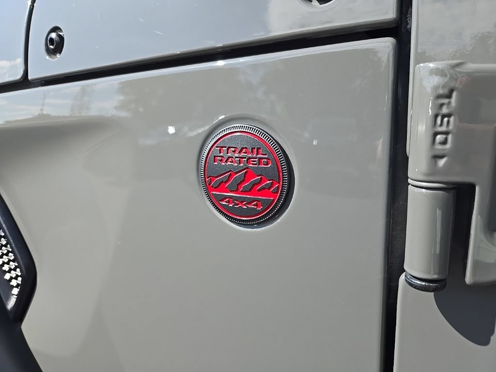 Used 2023 Jeep Gladiator Rubicon w/ Cold Weather Group AWD/4WD image 11