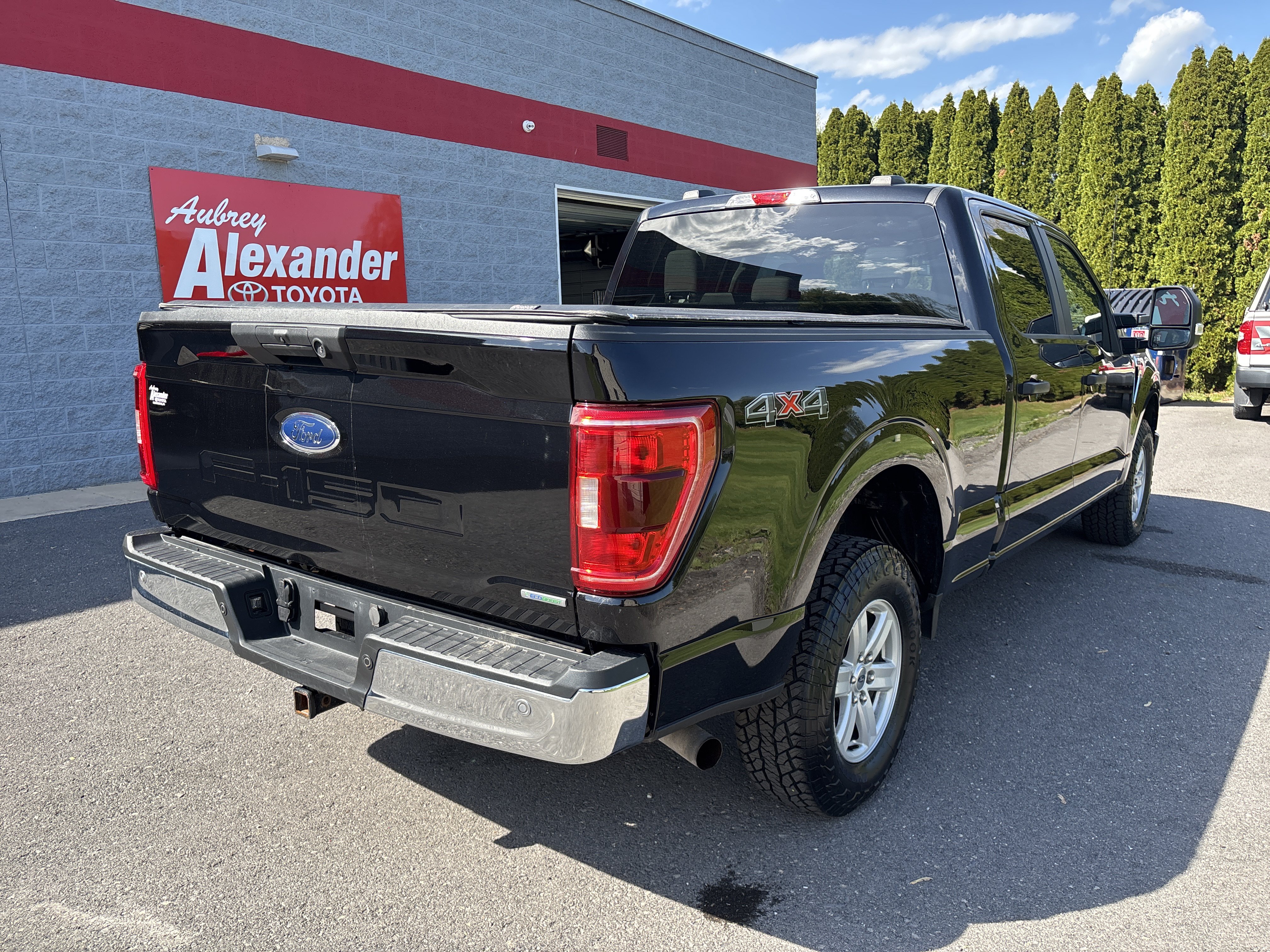 Used 2023 Ford F150 XLT w/ Trailer Tow Package AWD/4WD video 3