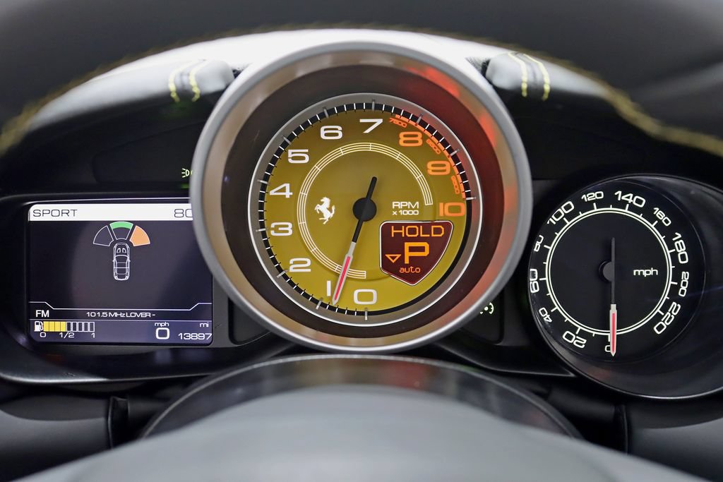 Used 2016 Ferrari California T RWD image 17