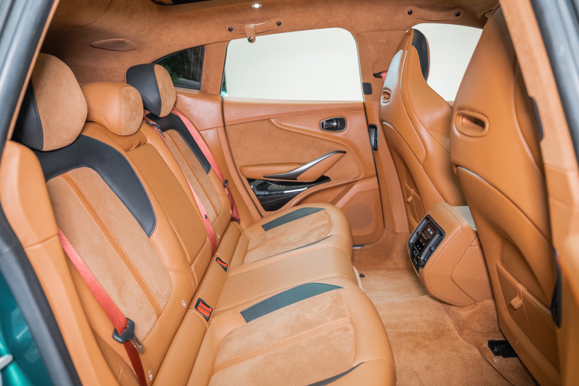 Used 2023 Aston Martin DBX 707 image 16