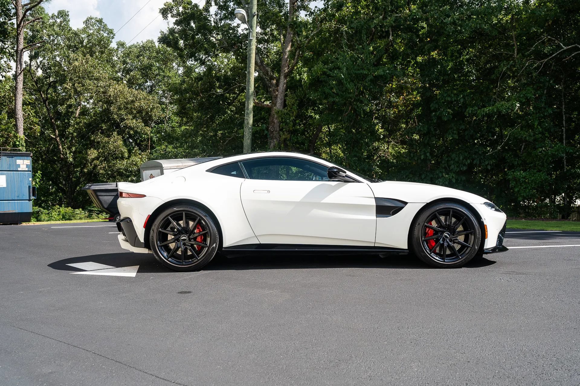 Used 2019 Aston Martin V8 Vantage Coupe RWD image 13