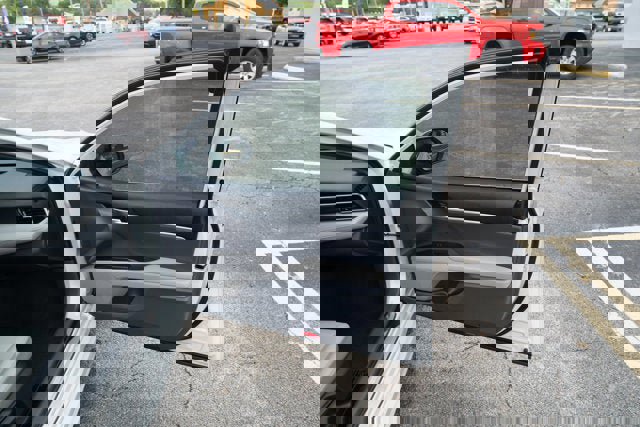 Used 2023 Toyota Camry SE image 14