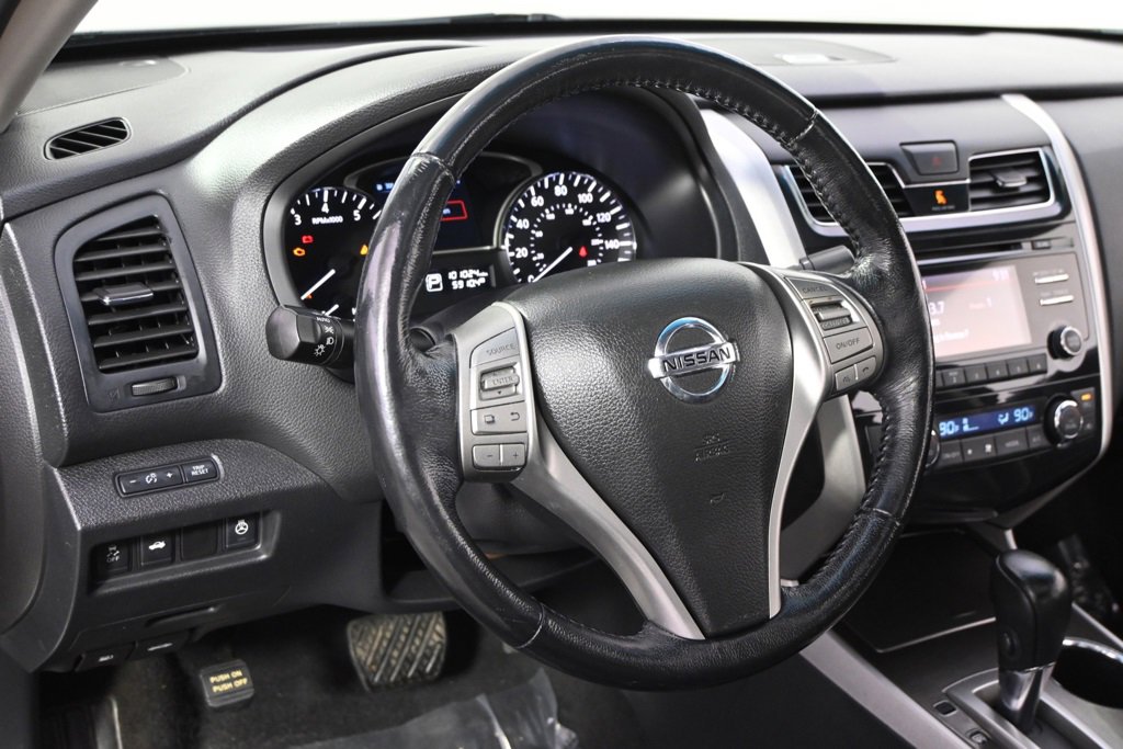 Used 2014 Nissan Altima 2.5 SL w/ Moonroof Package image 11