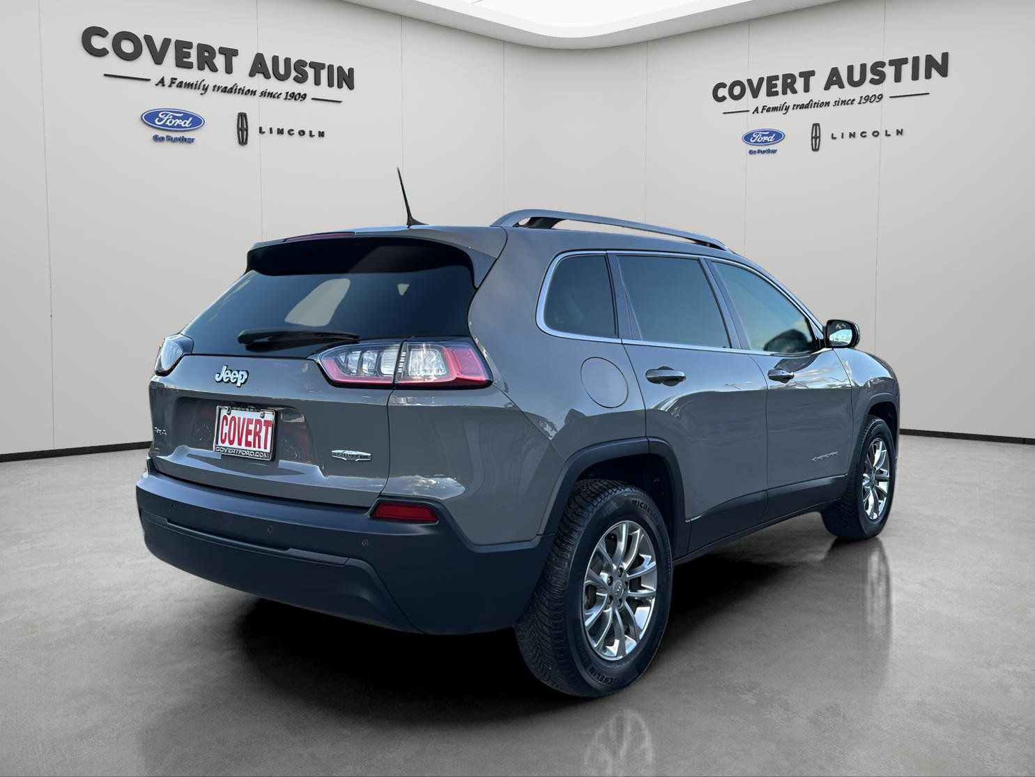 Used 2020 Jeep Cherokee Latitude Plus image 5