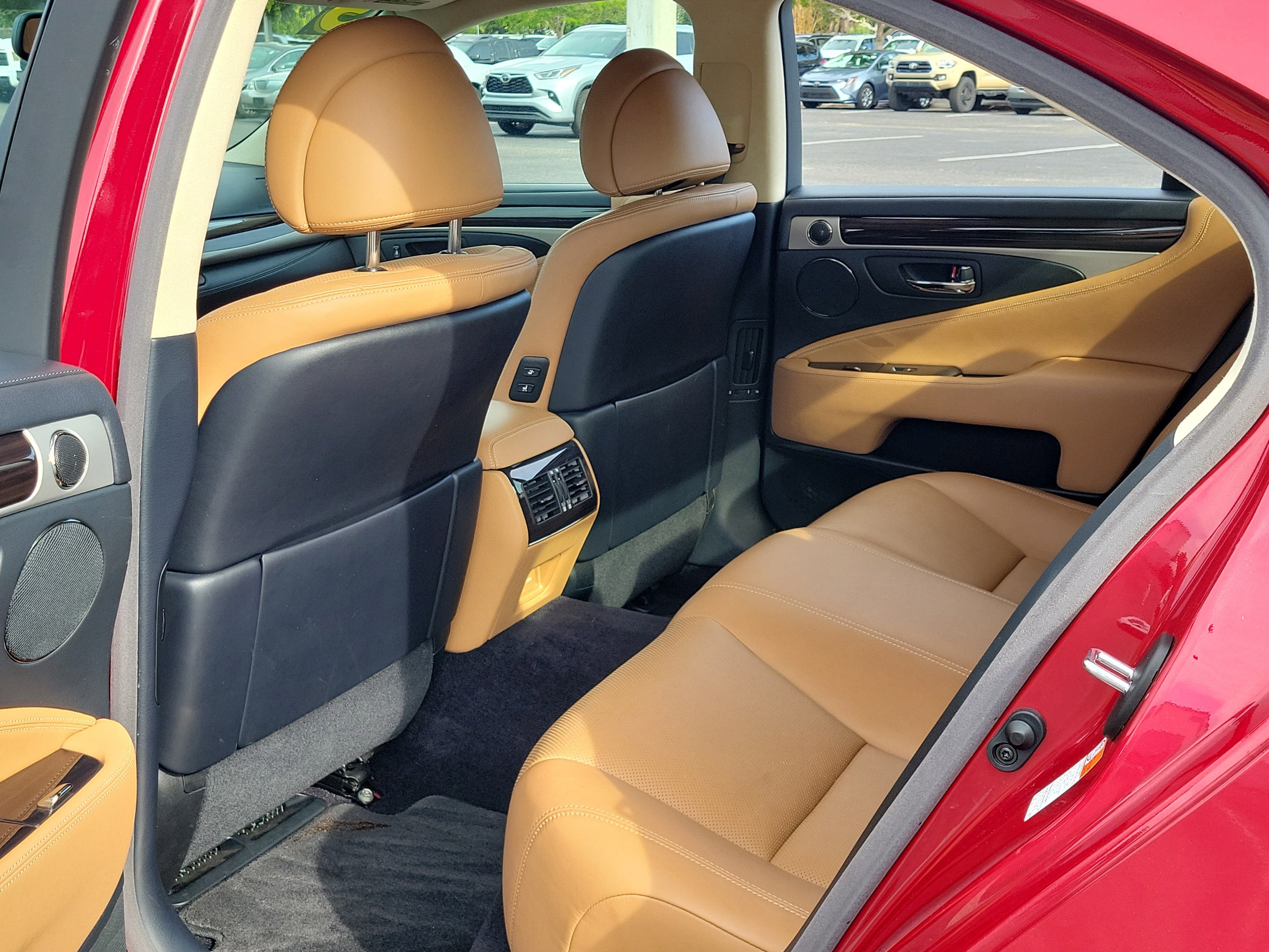 Used 2015 Lexus LS 460 w/ Comfort Package RWD image 14