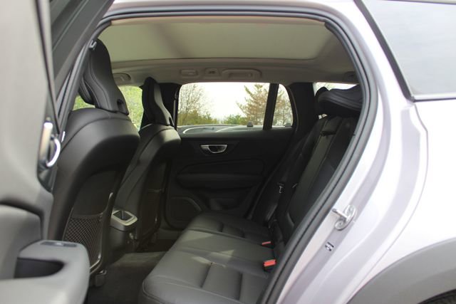 New 2026 Volvo V60 B5 Cross Country Plus w/ Climate Package AWD/4WD image 19