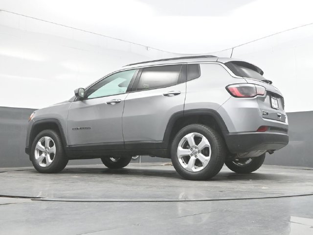 Used 2021 Jeep Compass Latitude w/ Convenience Group AWD/4WD image 35