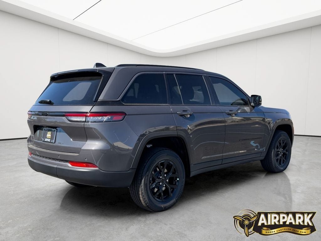 New 2026 Jeep Grand Cherokee Altitude RWD image 4