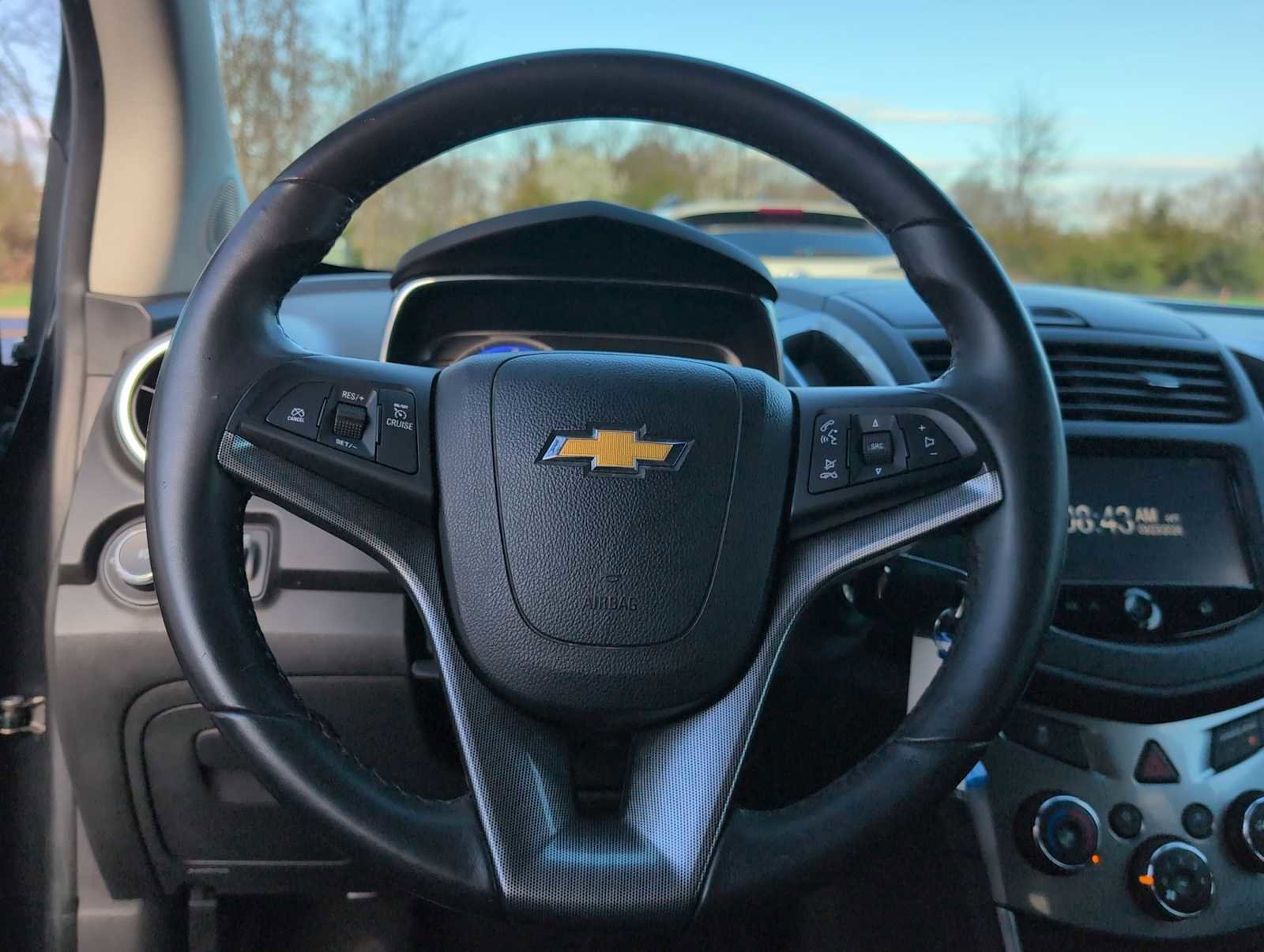 Used 2015 Chevrolet Trax LTZ image 23