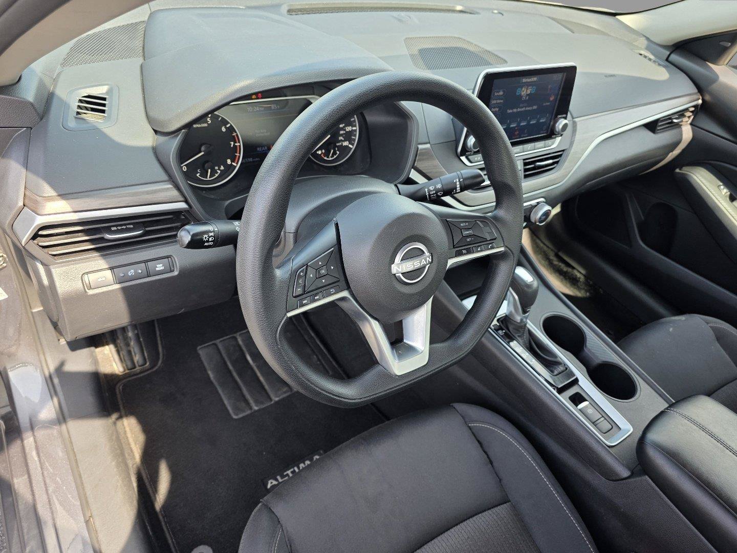 Used 2025 Nissan Altima 2.5 SV AWD/4WD image 11