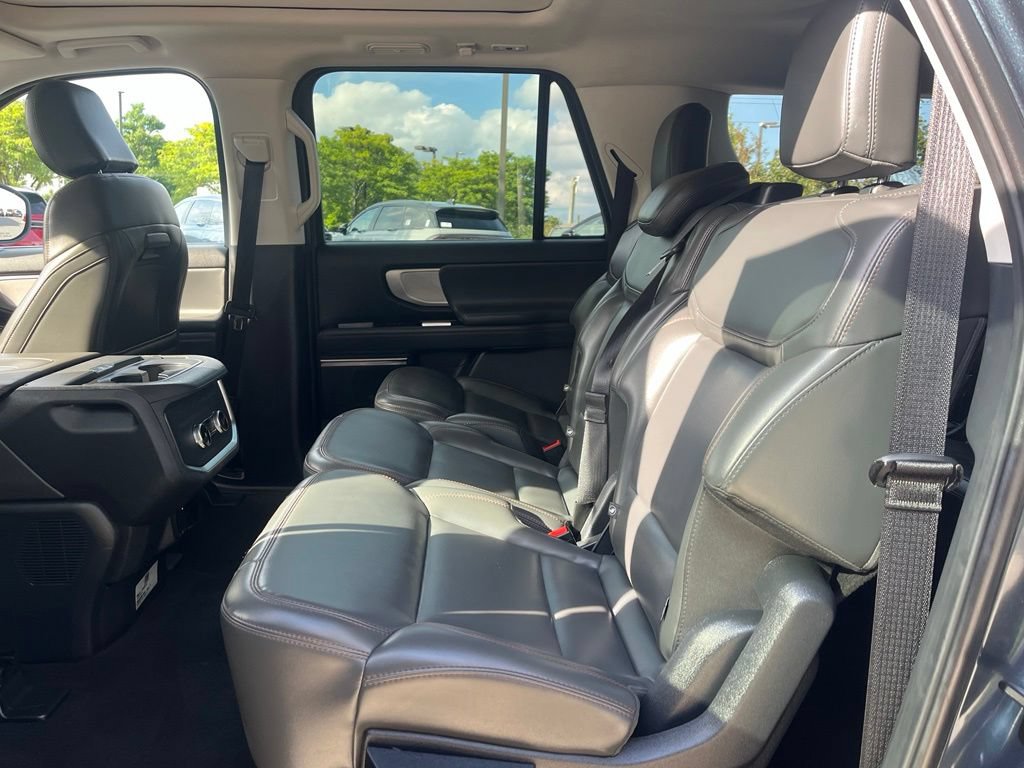 Used 2025 Ford Expedition Max Active AWD/4WD image 13