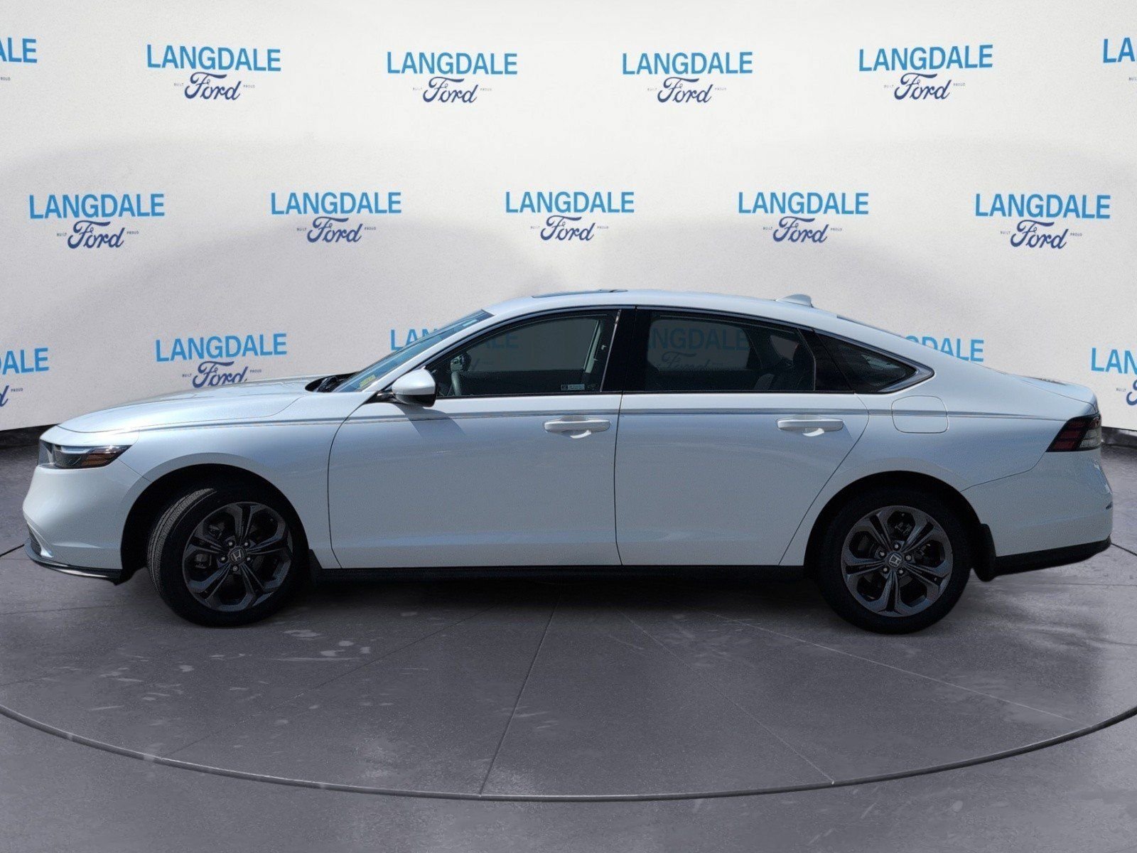 Used 2023 Honda Accord EX image 10