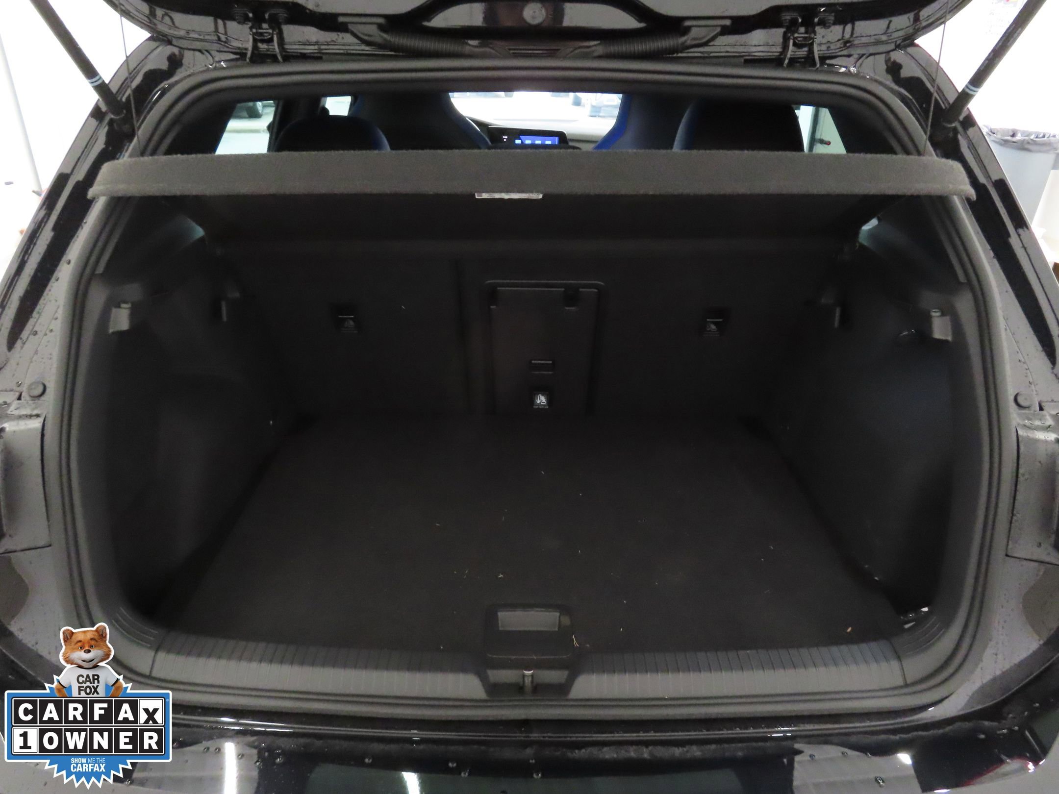 Certified 2023 Volkswagen Golf R image 25