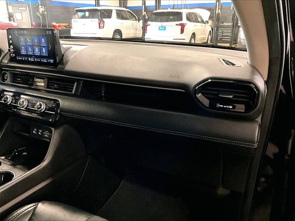 Used 2025 Honda Pilot EX-L image 13