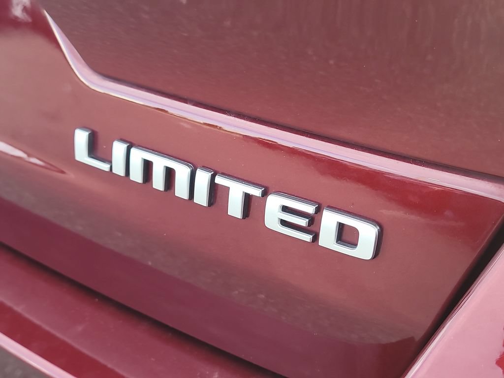 Certified 2025 Jeep Grand Cherokee Limited w/ Luxury Tech Group II RWD image 7