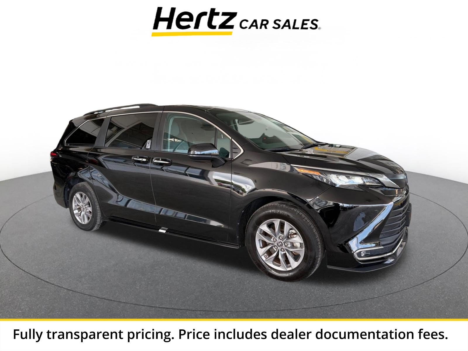 Used 2024 Toyota Sienna XLE FWD image 1