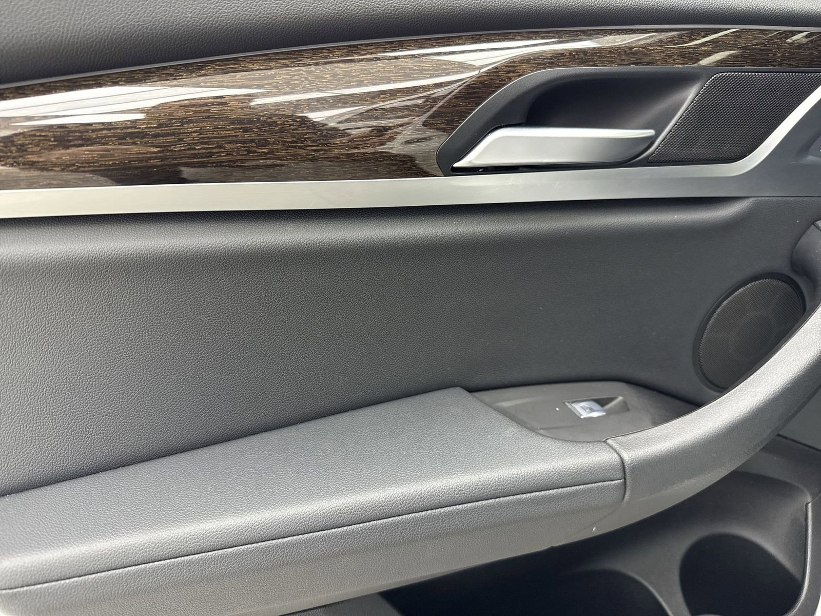 Used 2021 BMW X3 xDrive30e w/ Premium Package image 32