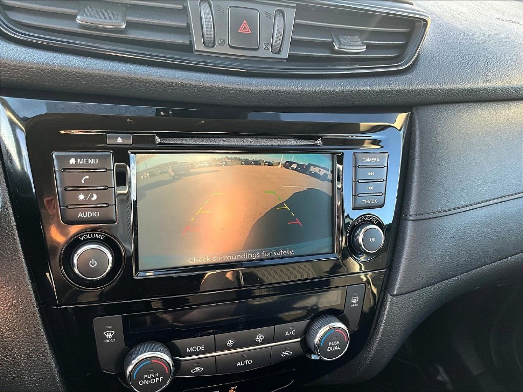 Used 2020 Nissan Rogue SV AWD/4WD image 16