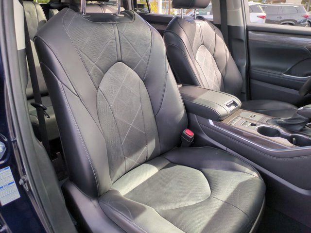 Used 2022 Toyota Highlander Platinum image 31