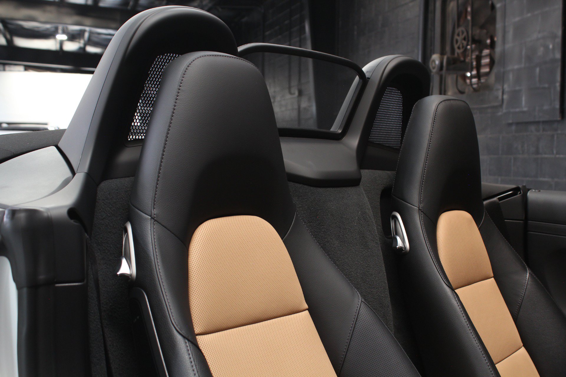 Used 2021 Porsche 718 Boxster w/ Premium Package RWD image 66
