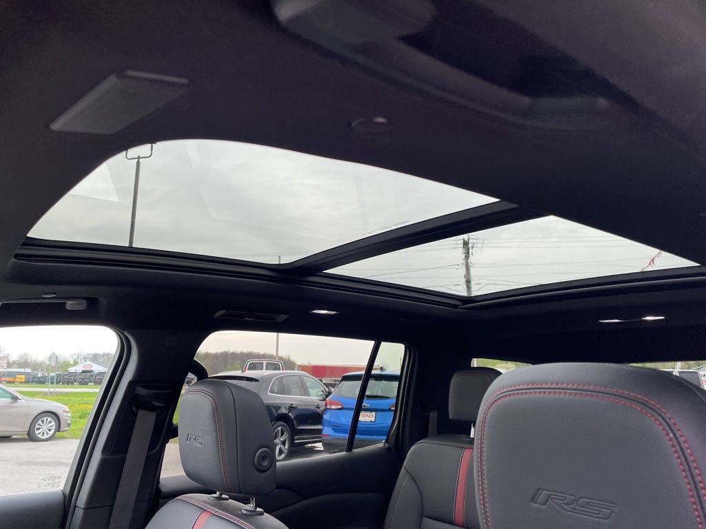 Used 2024 Chevrolet Traverse RS AWD/4WD image 13