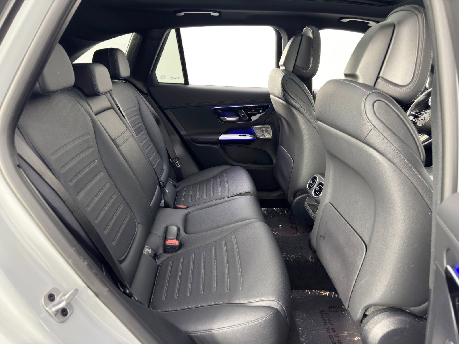 Used 2025 Mercedes-Benz GLC 300 4MATIC w/ AMG Line image 43