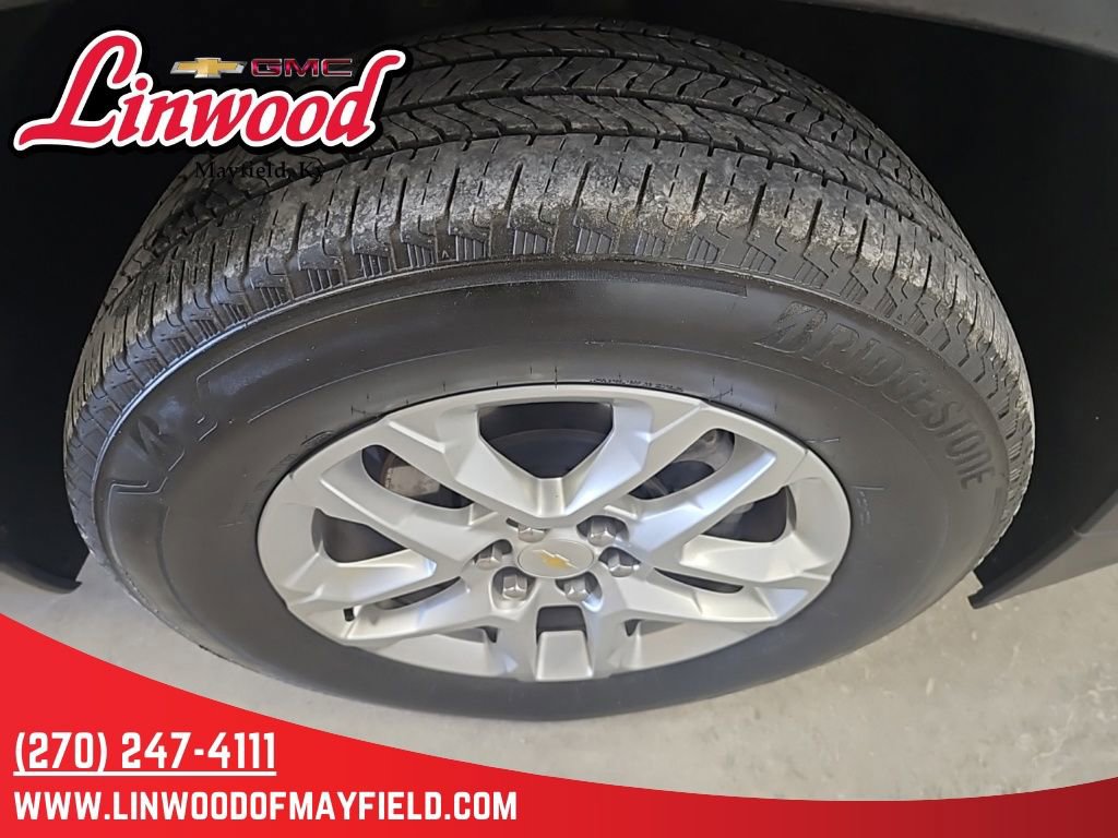 Used 2023 Chevrolet Traverse LS FWD image 9