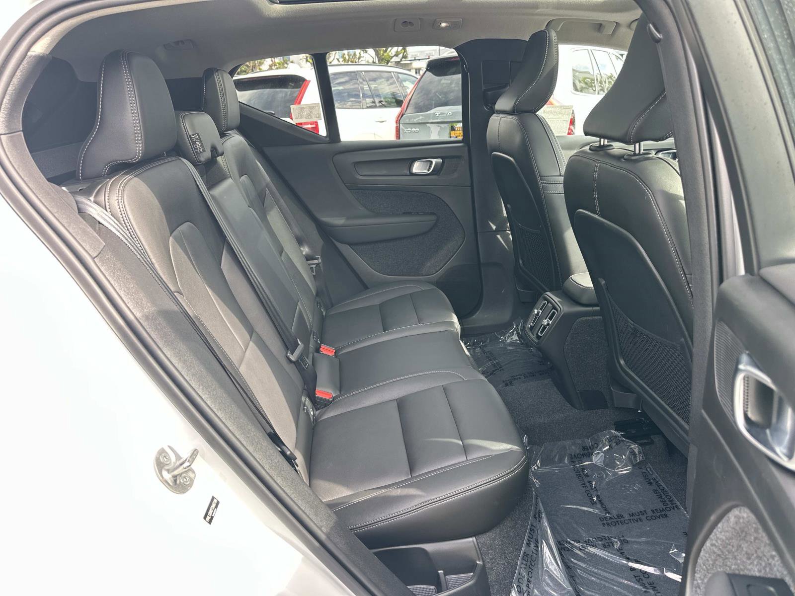 Certified 2026 Volvo XC40 B5 Ultra w/ Climate Package image 24