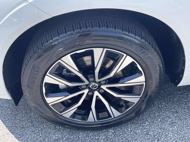 Used 2023 Volvo XC60 B5 Plus w/ Protection Package Premier AWD/4WD image 12