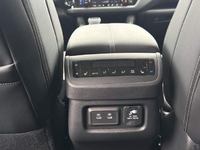 New 2026 Nissan Pathfinder Platinum AWD/4WD image 26