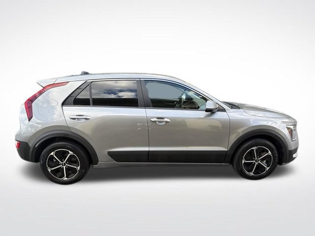 Used 2023 Kia Niro LX FWD image 6