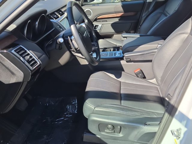 Used 2017 Land Rover Discovery HSE AWD/4WD image 21