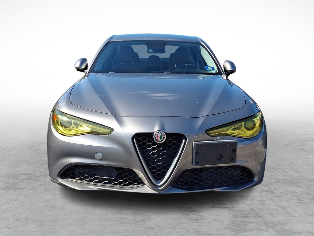 Used 2018 Alfa Romeo Giulia AWD image 2