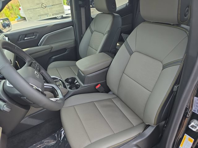 New 2026 Chevrolet Colorado ZR2 w/ Technology Package AWD/4WD image 17