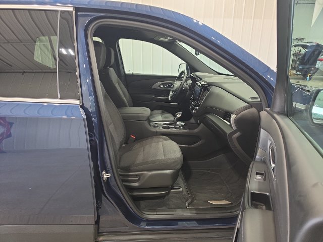 Used 2023 Chevrolet Traverse LT AWD/4WD image 32
