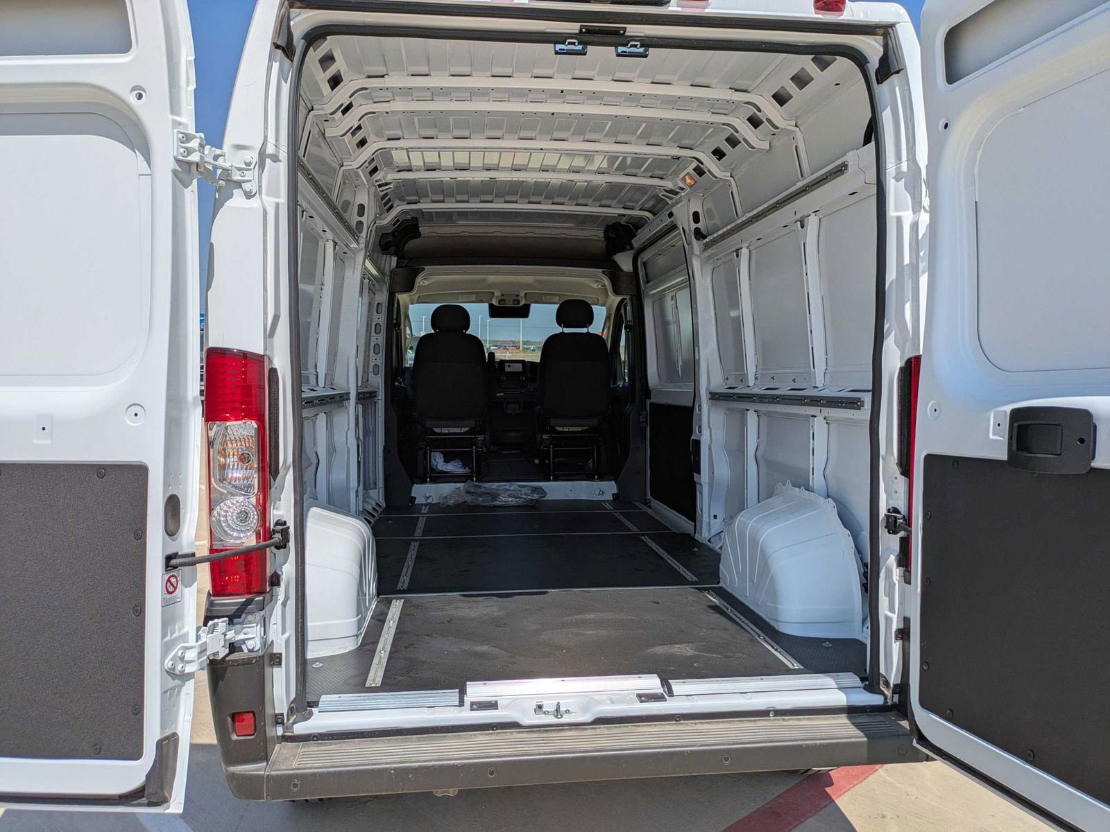 New 2025 RAM ProMaster 2500 w/ Power Group image 13