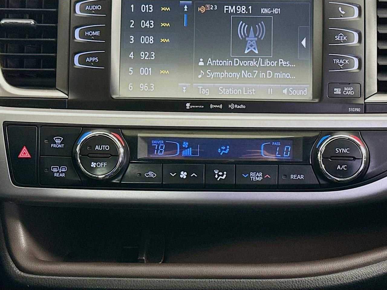 Used 2018 Toyota Highlander XLE image 16